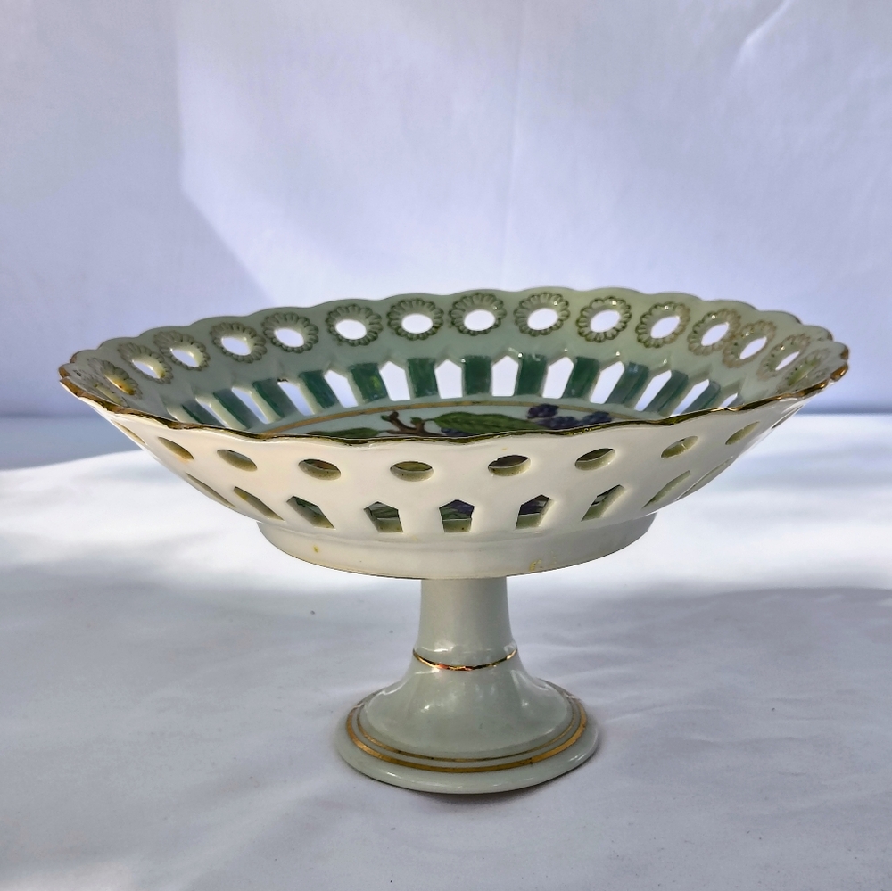 Vintage Royal Halsey Footed Reticulated Compote